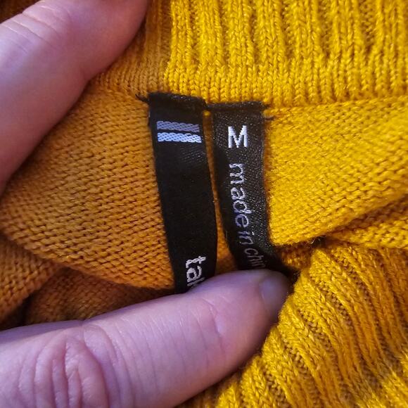 Mustard Yellow knit turtleneck sweater - Picture 6 of 6